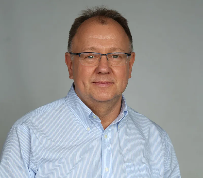 Heiko Schröder — Diplom-Lehrer and course instructor